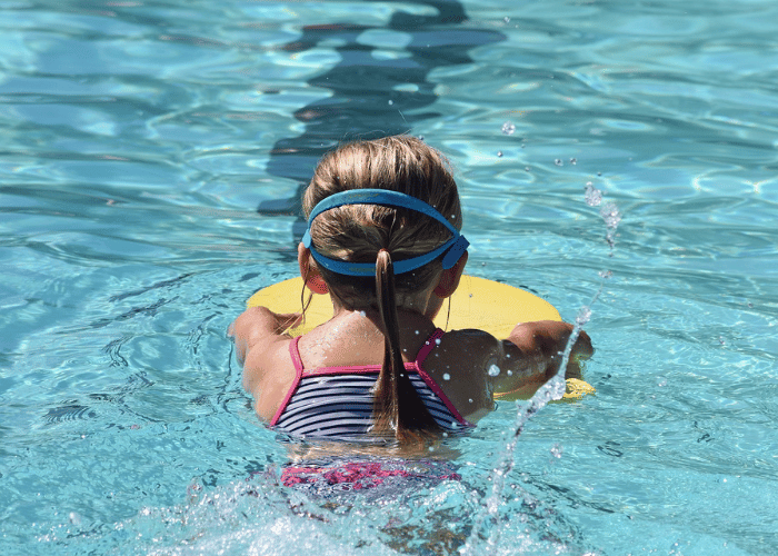 dinamización de actividades en piscina