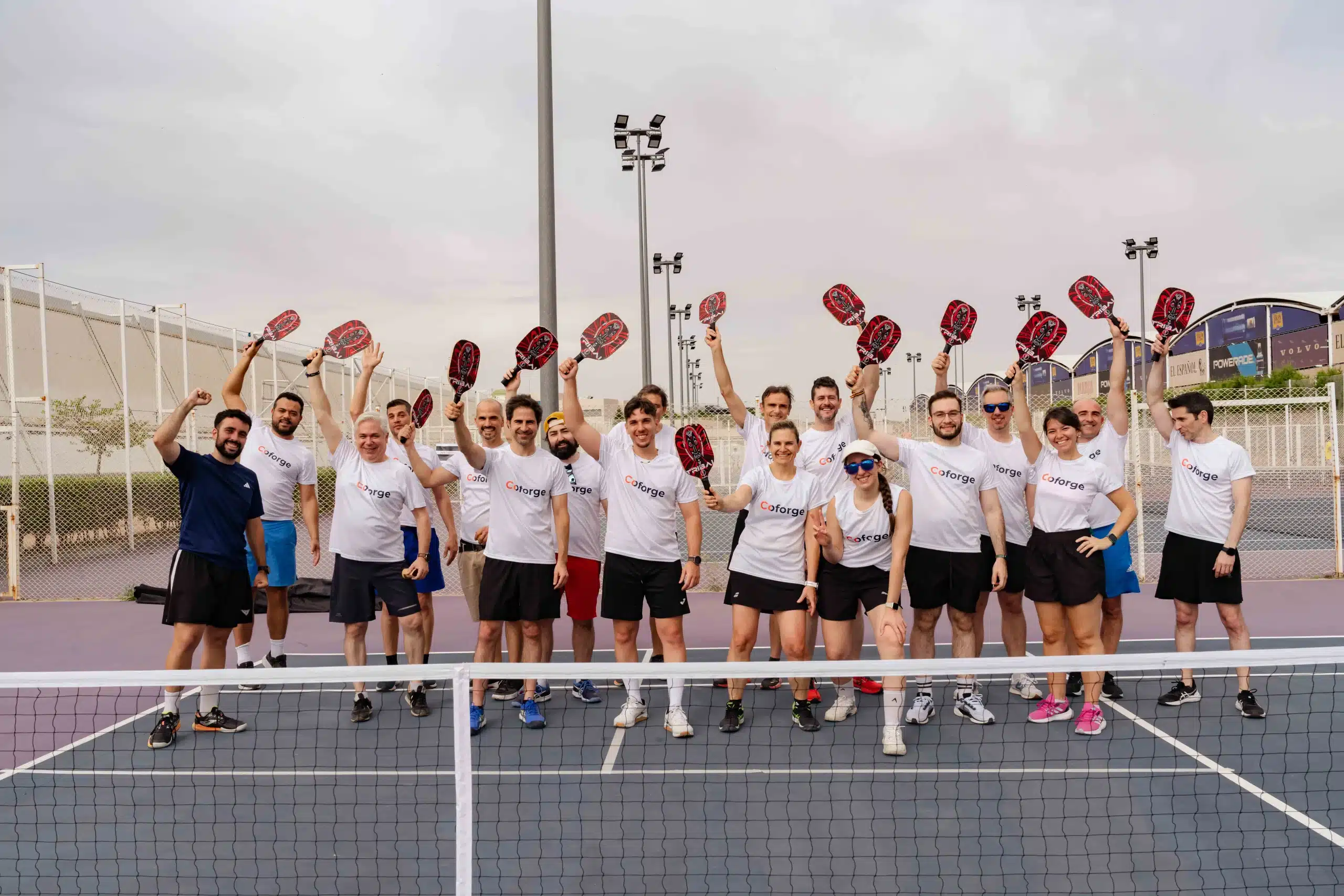 Cómo organizar un torneo de pádel multisede en mi empresa